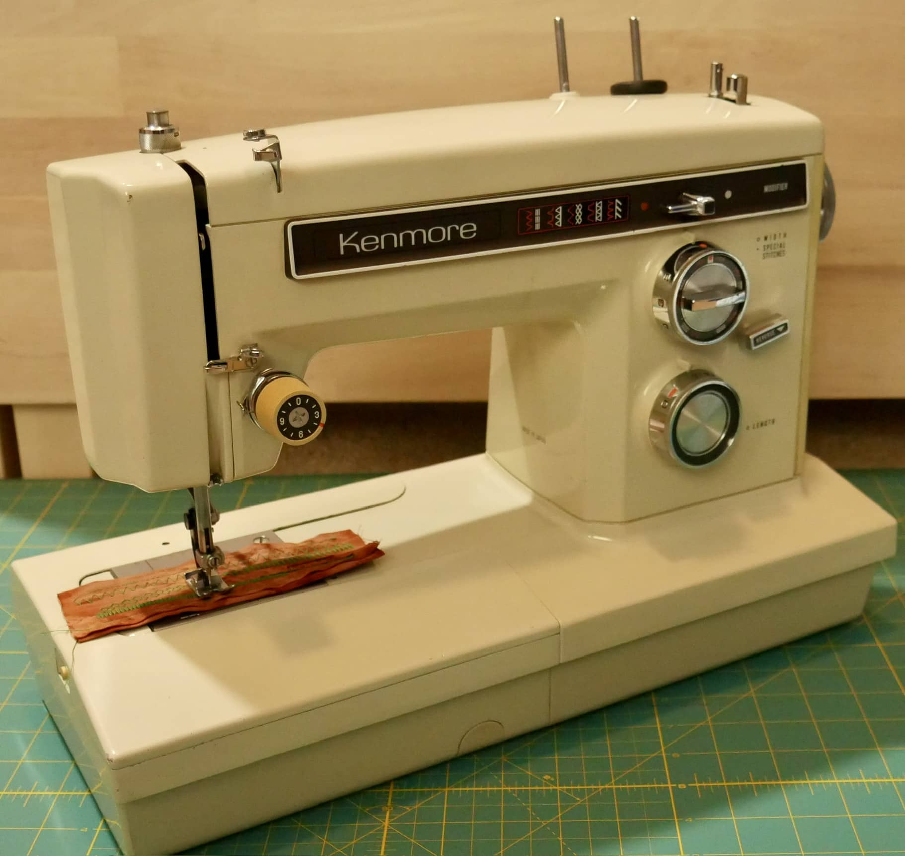Vintage beige Kenmore sewing machine, my beginner sewing machine